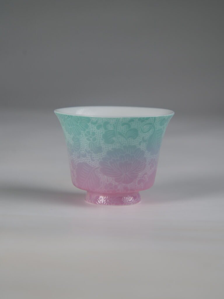 Spring Glow Gradient Horseshoe Cup